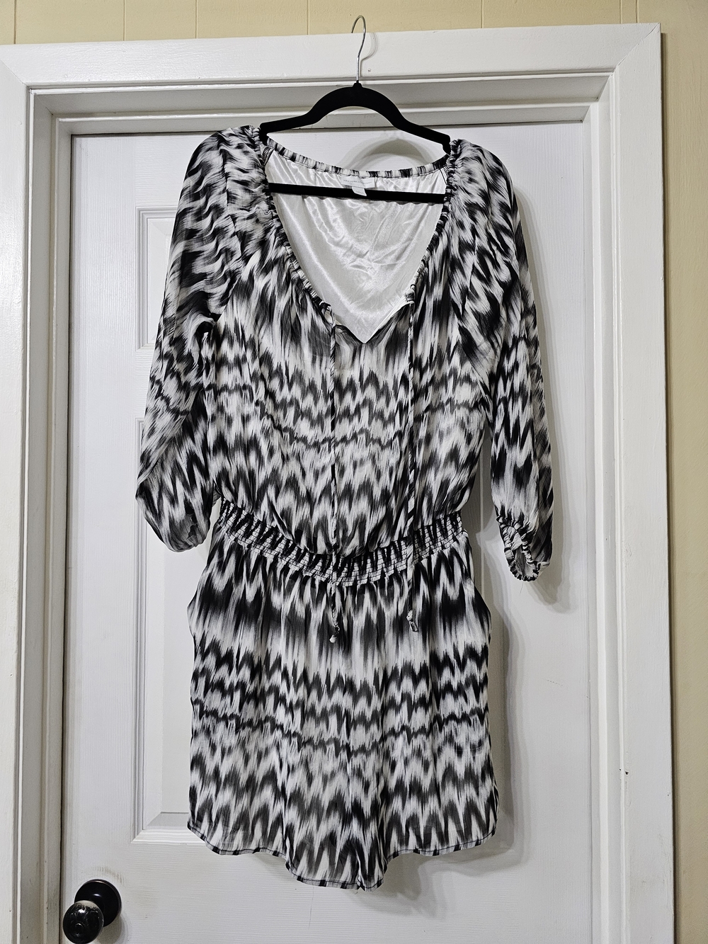 New York & Company Black and White Zigzag Tunic Romper